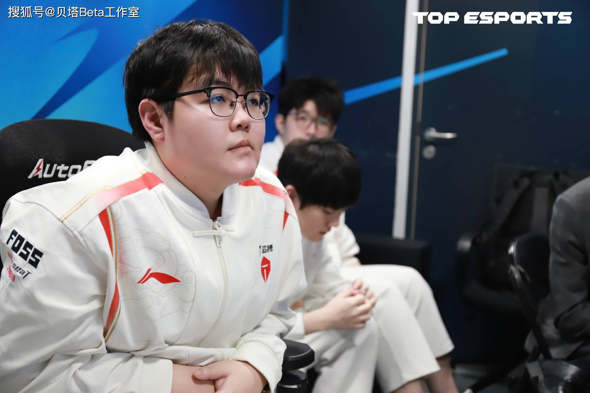 PG游戏-包含战术调整引发热议！，Rookie在IG比赛中战术调整上演精彩一战的词条