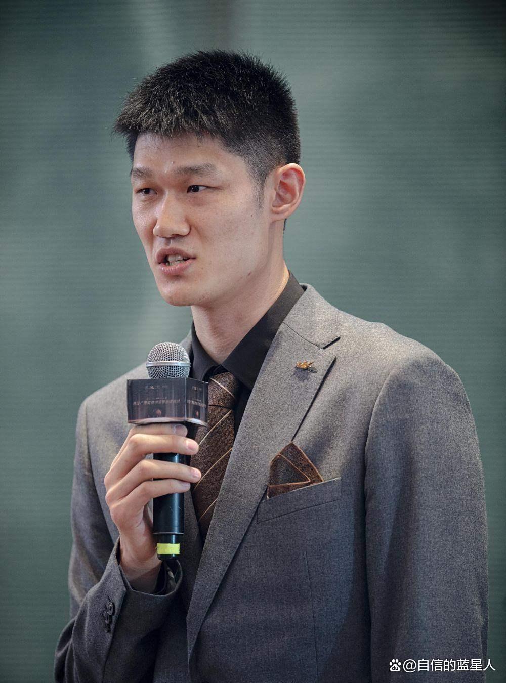 PG-转会期广厦男篮调整名单以备足总杯；战术微调环节打磨；赛场秩序良好；资深球员宣示担当的简单介绍