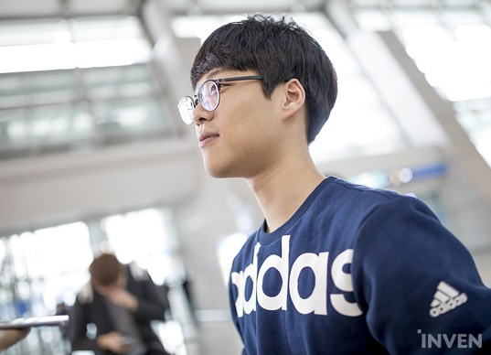 PG电子-包含Faker关键节点关键助攻，巴塞罗那带队取胜！的词条