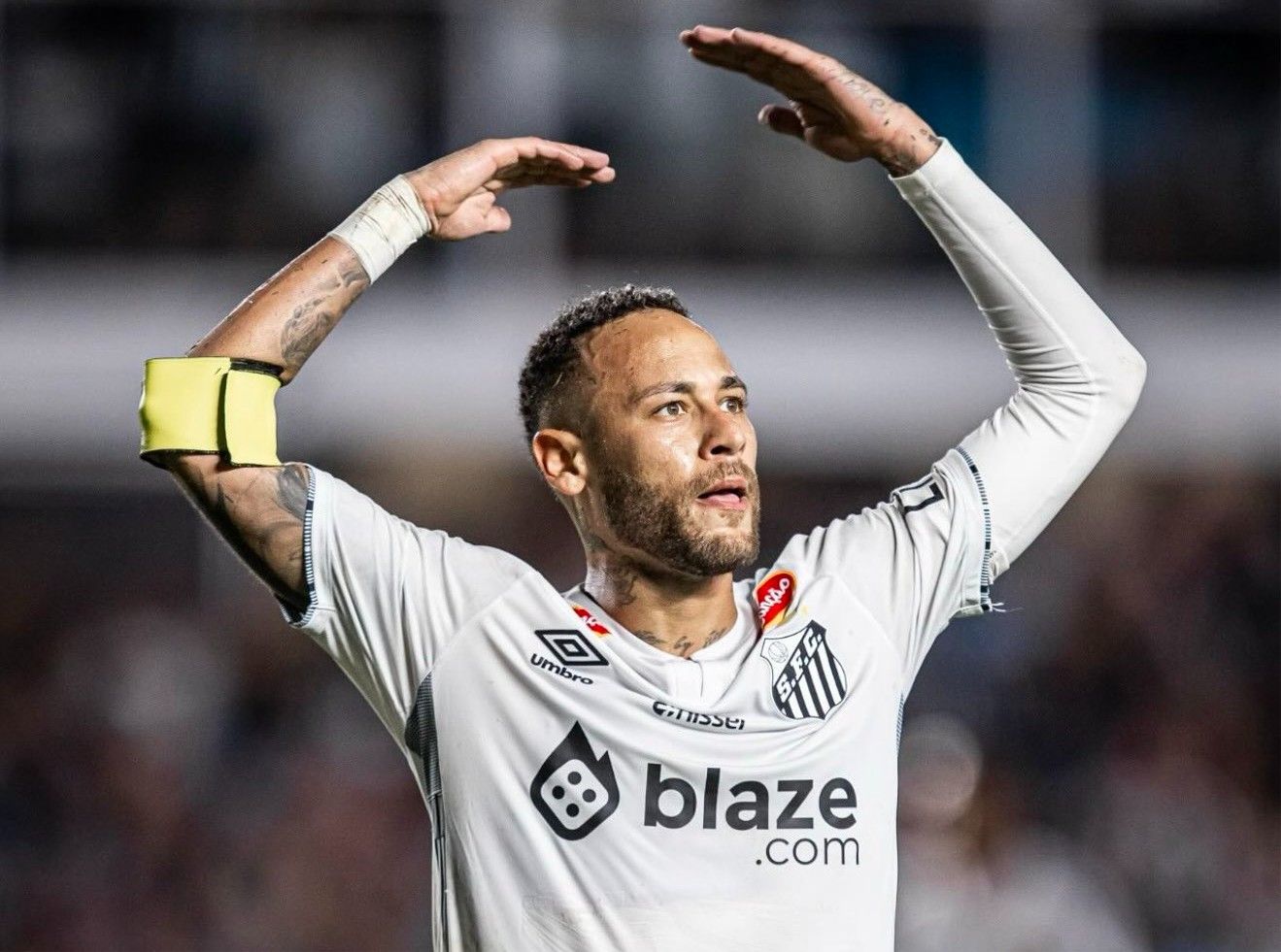 PG-内马尔回归赛场，逆转首场状态亮眼，快船观众沸腾！的简单介绍